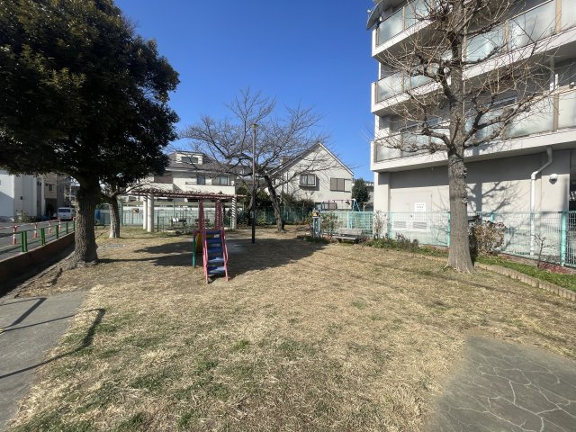 竹ノ塚ビューハイツの庭|ドキドキの新生活も、安心してスタート。ぴったりの住まいを見つけませんか？クランディアが一緒に住まい選びをサポートします‼　まずは、お気軽にお問合せください　＃クランディア