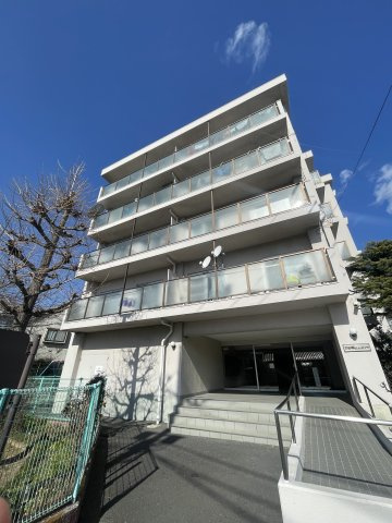 竹ノ塚ビューハイツの外観|ドキドキの新生活も、安心してスタート。ぴったりの住まいを見つけませんか？クランディアが一緒に住まい選びをサポートします‼　まずは、お気軽にお問合せください　＃クランディア