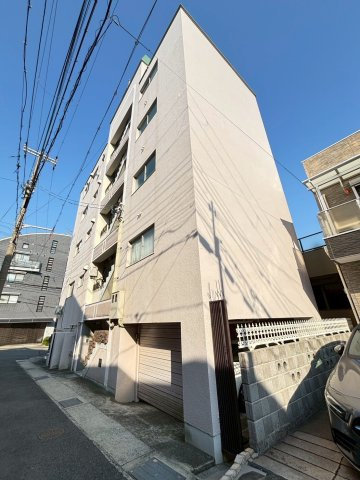 シャトー六甲の外観