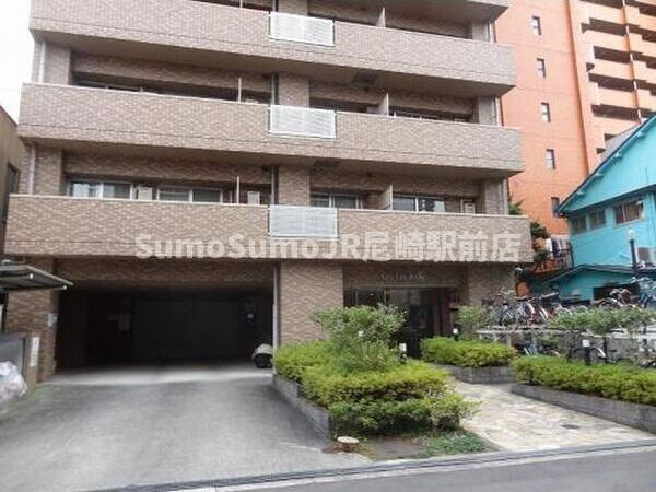 シティライフ新大阪の外観|おしゃれな外観です