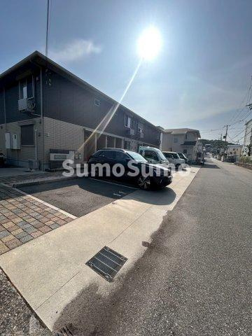 シャトー・ムートンの駐車場|駐車場完備です