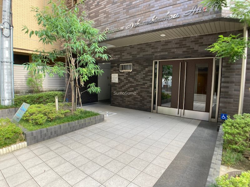 プレサンス中之島公園アティレのエントランス