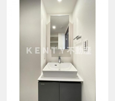 【洗面所】 | ウェルスクエア洗足 | 明るい洗面所です