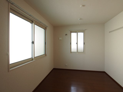 【洋室】 | ヴラウニーメゾン・リラ