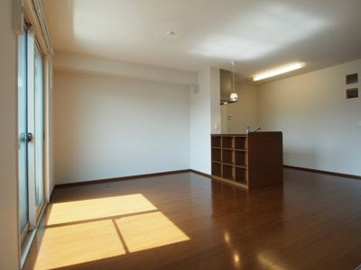 【居間・リビング】 | ヴラウニーメゾン・リラ