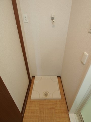 【設備】 | ヴラウニーメゾン・リラ | 室内洗濯機置場