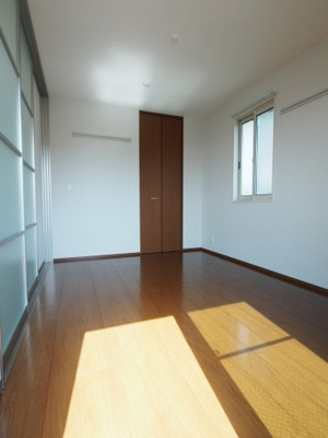 【洋室】 | ヴラウニーメゾン・リラ