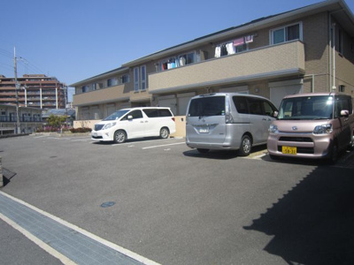 【駐車場】 | ヴラウニーメゾン・リラ