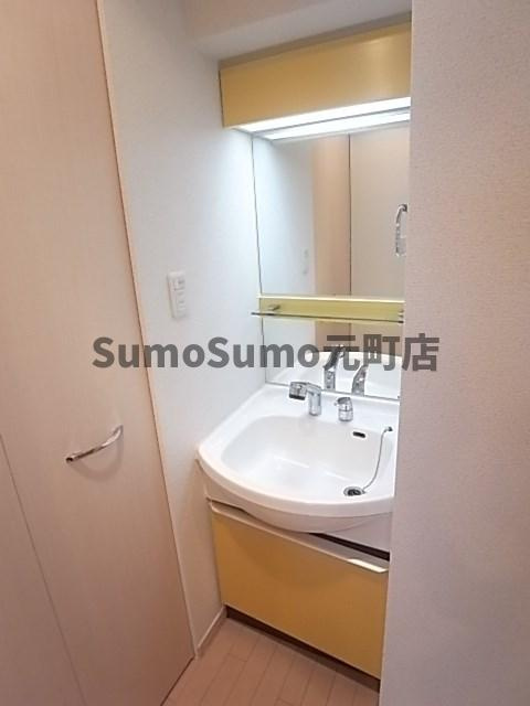 プレサンス三宮花時計前の独立洗面台