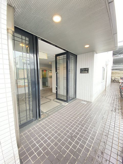 プリエール名神尼崎の外観