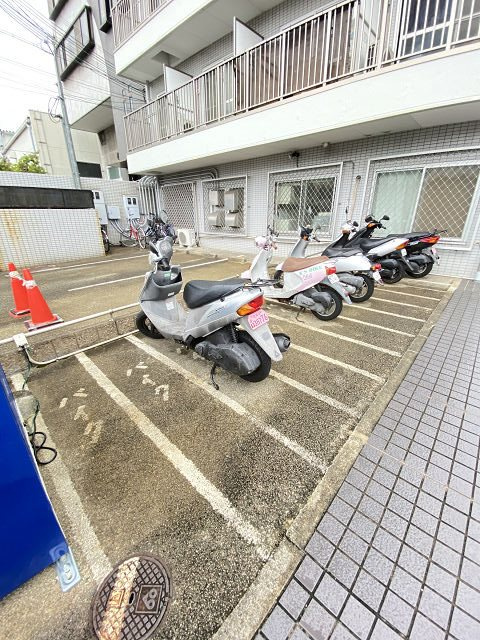 プリエール名神尼崎の外観