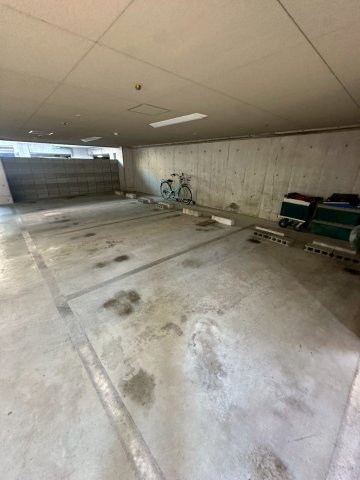 ジャルダン上ヶ原壱番館の駐車場