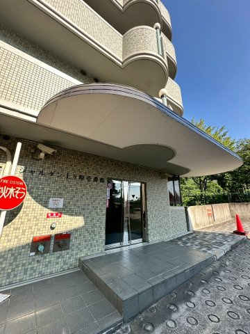 ジャルダン上ヶ原壱番館のエントランス