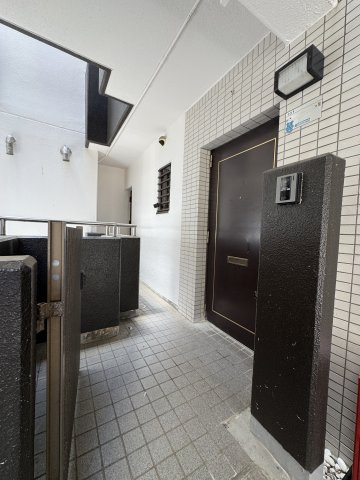 シティハイツ諏訪山のエントランス