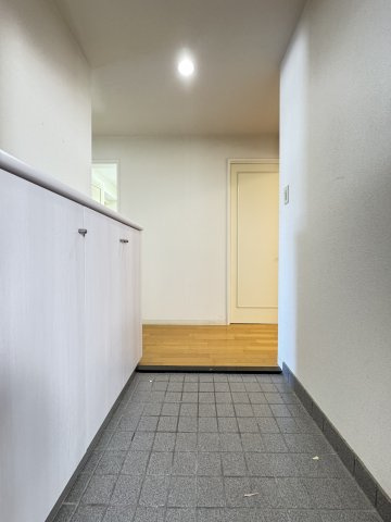 シティハイツ諏訪山の玄関