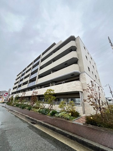 プレサンスロジェ西宮北口門前町テラスの外観