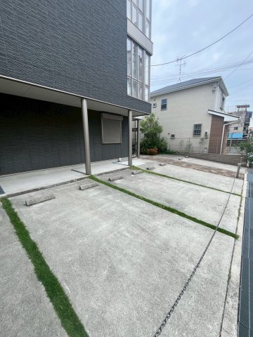 シャーメゾン ボ・ボヌールの駐車場