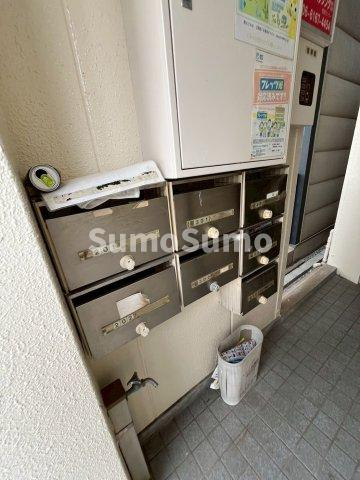 シャトル西町のロビー
