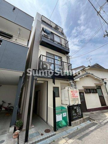 シャトル西町のエントランス