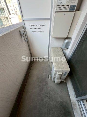 プレサンスタワー北浜のバルコニー