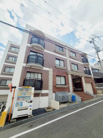 シャルマンコート西宮の外観