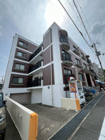 シャルマンコート西宮の外観