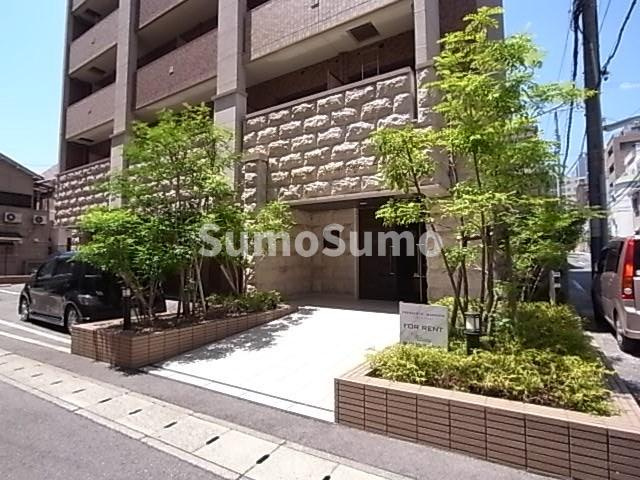 プレサンス三宮ルミネスの外観