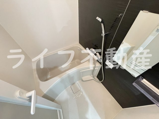 リアライズ布施駅前の浴室|落ち着いた空間のお風呂です