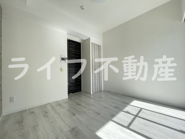 リアライズ布施駅前の居間・リビング|使いやすいリビングです