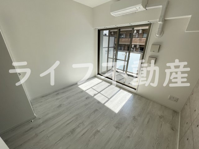 リアライズ布施駅前の洋室|個人の部屋や寝室として使える洋室です