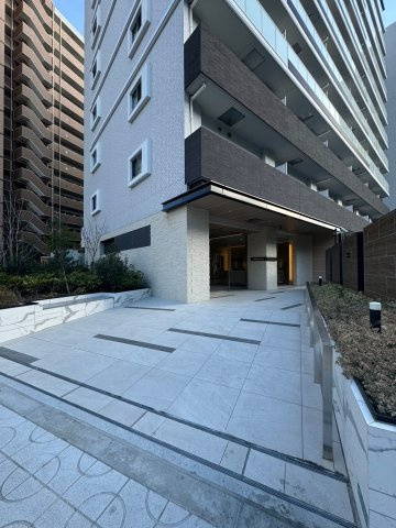 スプランディッド難波WESTⅡのエントランス