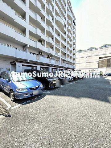 シティハイツ尼崎駅前の駐車場|駐車場です