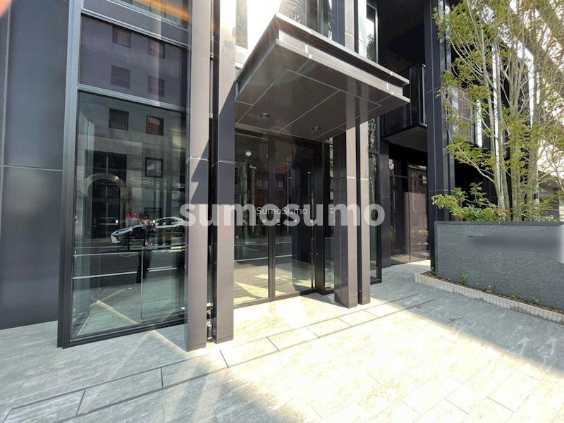 大阪市浪速区戎本町１丁目の賃貸マンションのエントランス