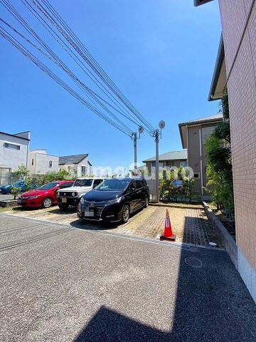 シャーメゾン豊楽Aの駐車場