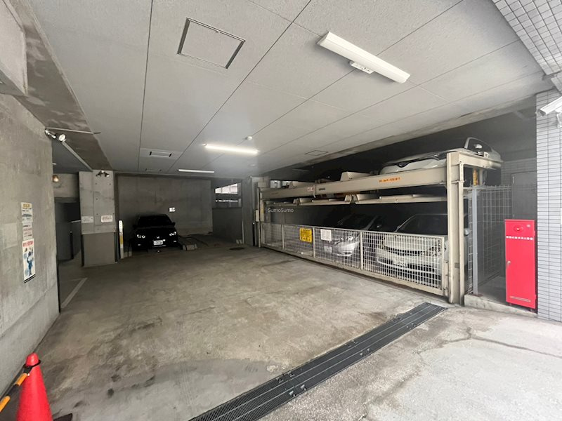 シャルマンフジ・アニエス本町の駐車場|駐車場です