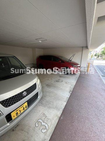 プルミエール塚口の駐車場|駐車場完備です