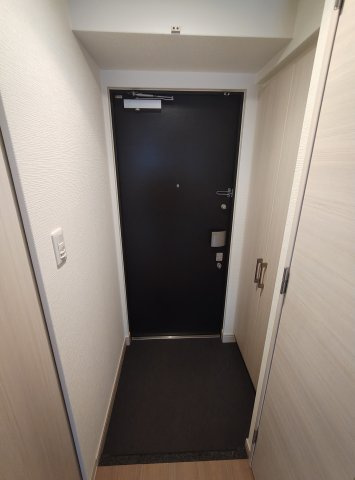 プレサンス三宮エレガンシアの玄関