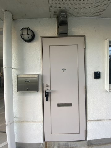 フルール妙法寺のエントランス