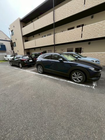 プリムローズ西宮北口の駐車場