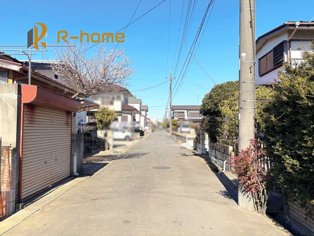 牛久市田宮町16期　新築戸建て　1号棟の前面道路含む現地写真|『今から見たい！』大歓迎です♪
お気軽にＲ－ｈomeまでお問い合わせください。