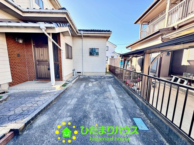 杉戸町倉松3丁目　中古一戸建ての駐車場