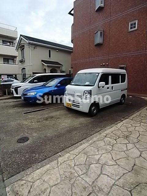 ソレイユ上甲子園の駐車場