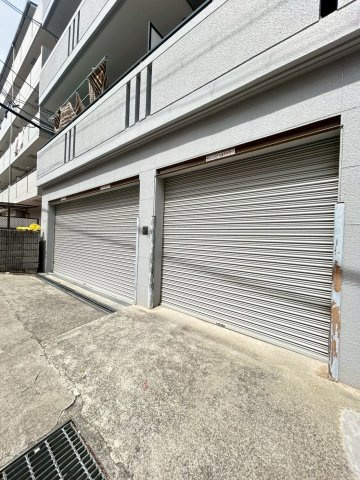 タートルコートの駐車場