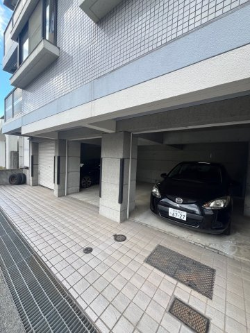 チェリーコートの駐車場