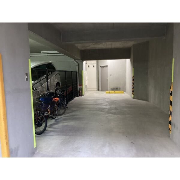 タートルコートの駐車場
