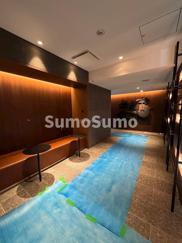 ソルレヴェンテ北堀江Qのロビー|落ち着いたロビーです