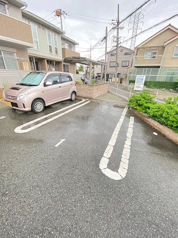 チェリーハウスⅡ　B棟の駐車場