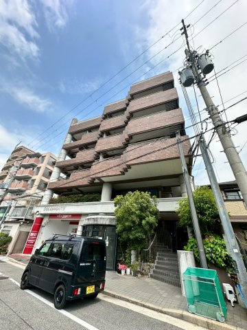 ソロモンテの外観
