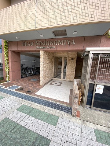 ディア西宮ステーションフロントのエントランス