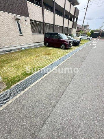 ソレイユ硯の駐車場|車をお持ちの方に嬉しい駐車場付きの物件です